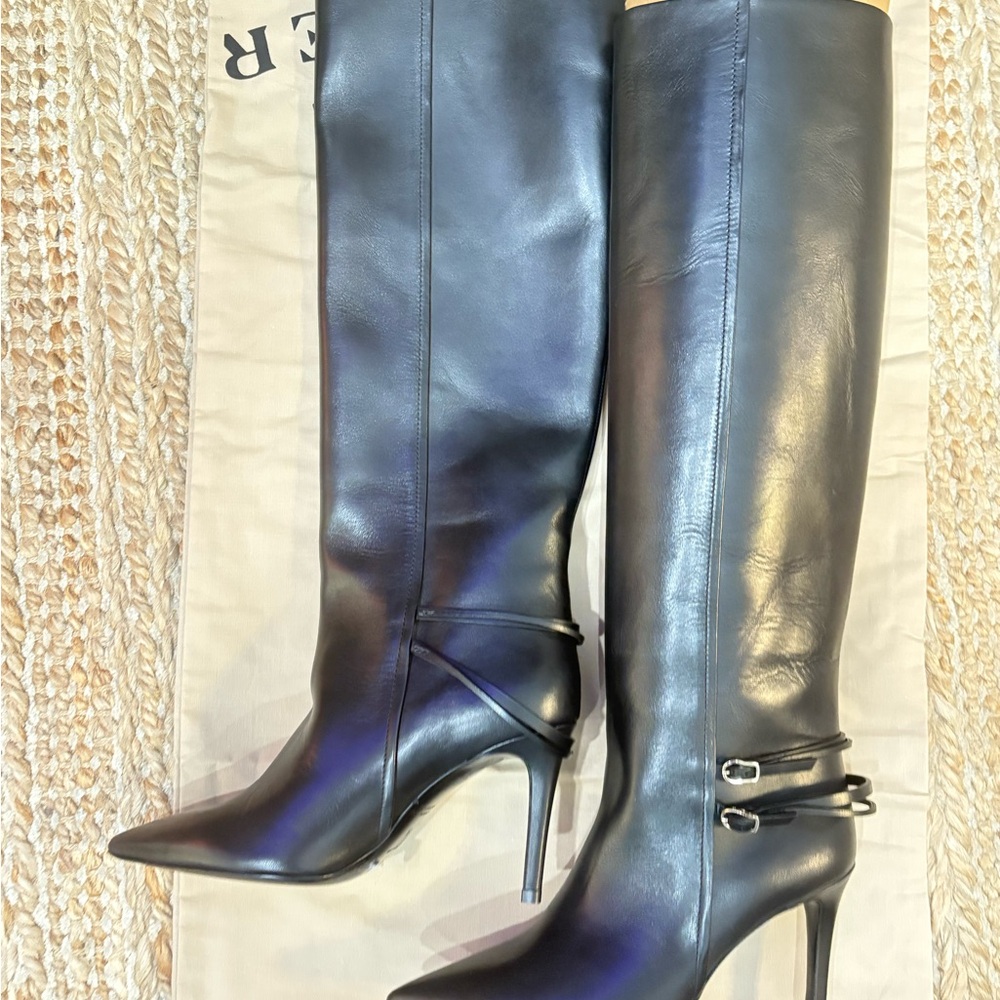 DOROTHEE SCHUMACHER
On Point Leather Knee-high Boots In Schwar - Picture 5 of 11
